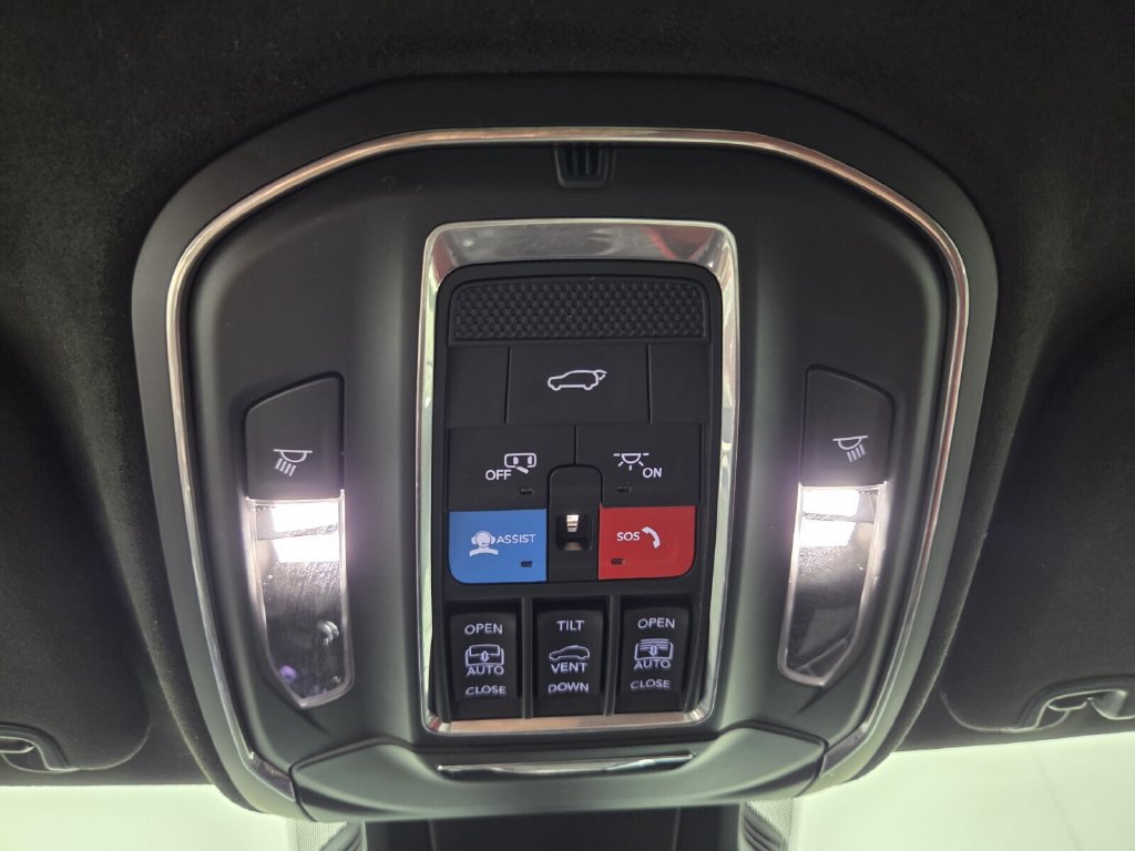 Used 2025 Jeep Wagoneer S Launch Edition AWD/4WD image 34