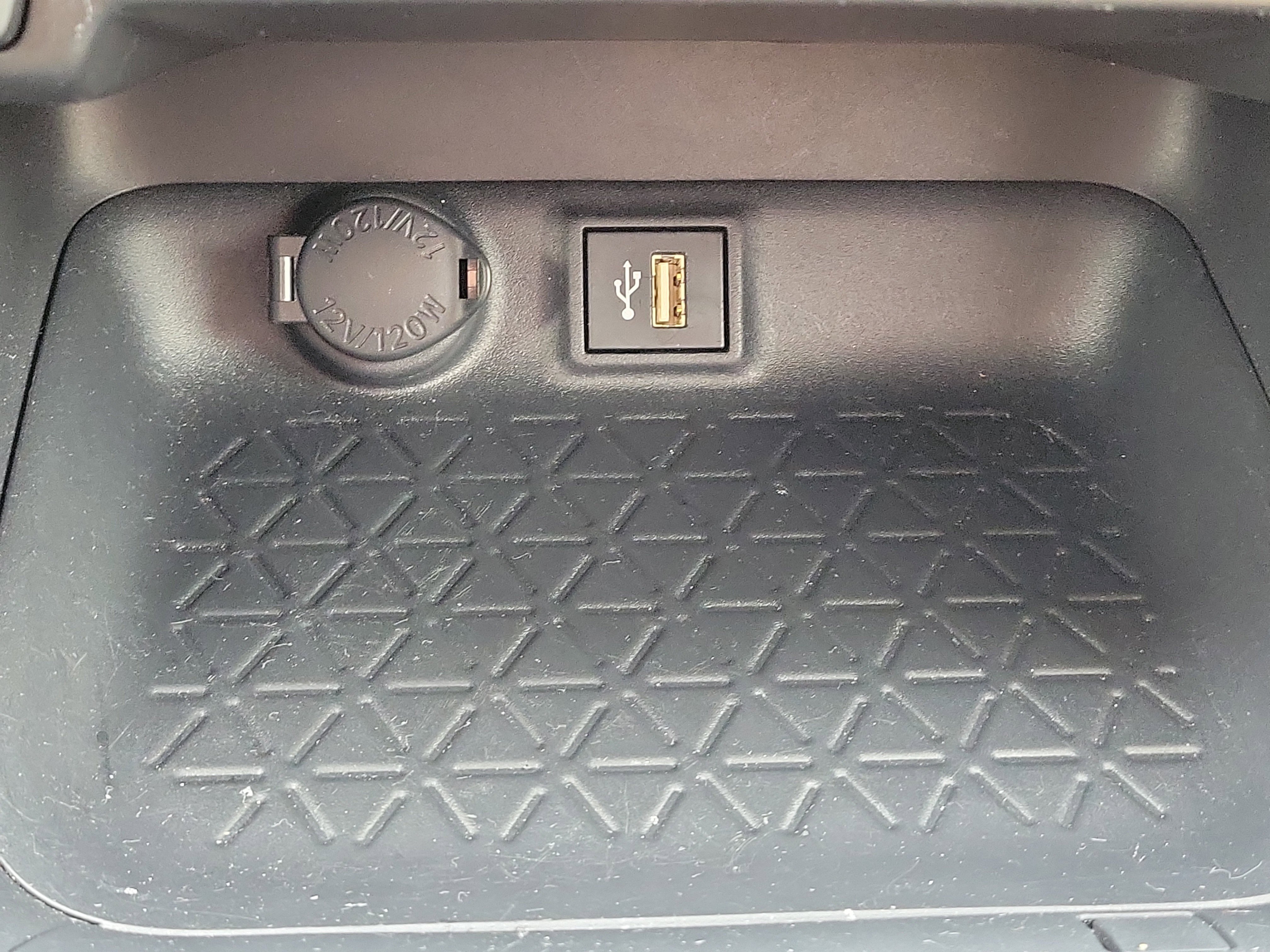 Used 2023 Toyota RAV4 LE image 28