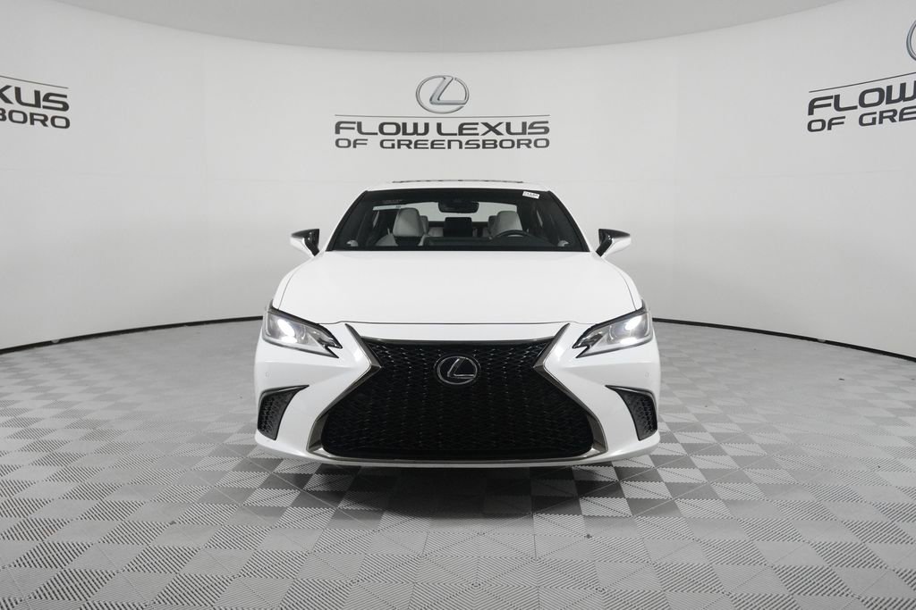 Certified 2022 Lexus ES 300h F Sport w/ Accessory Package image 2
