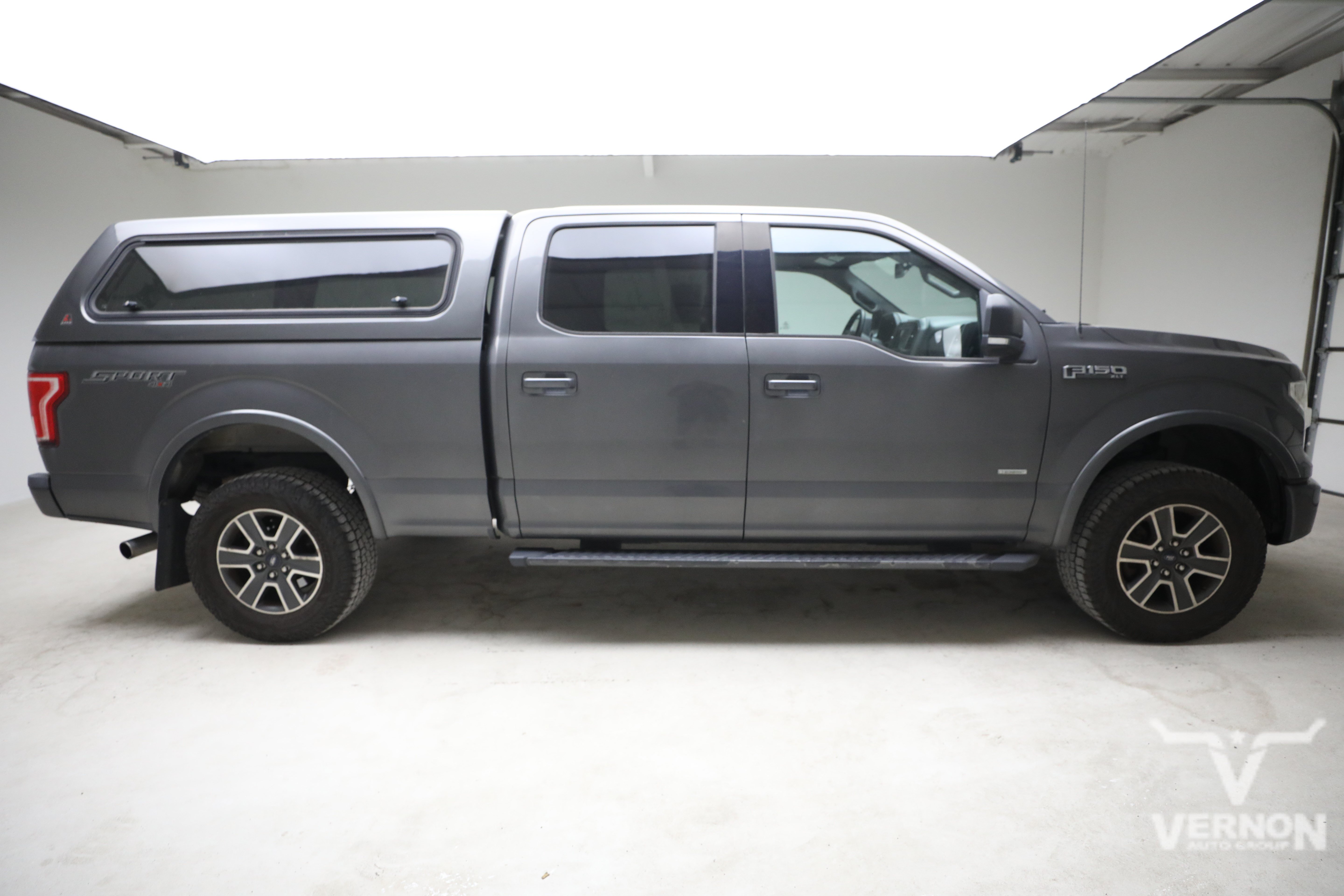 Used 2016 Ford F150 XLT w/ Equipment Group 302A Luxury AWD/4WD image 5