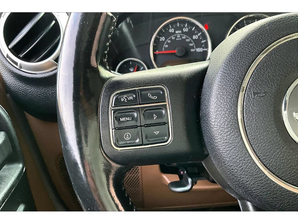 Used 2011 Jeep Wrangler Unlimited Sahara w/ Dual Top Group AWD/4WD image 11