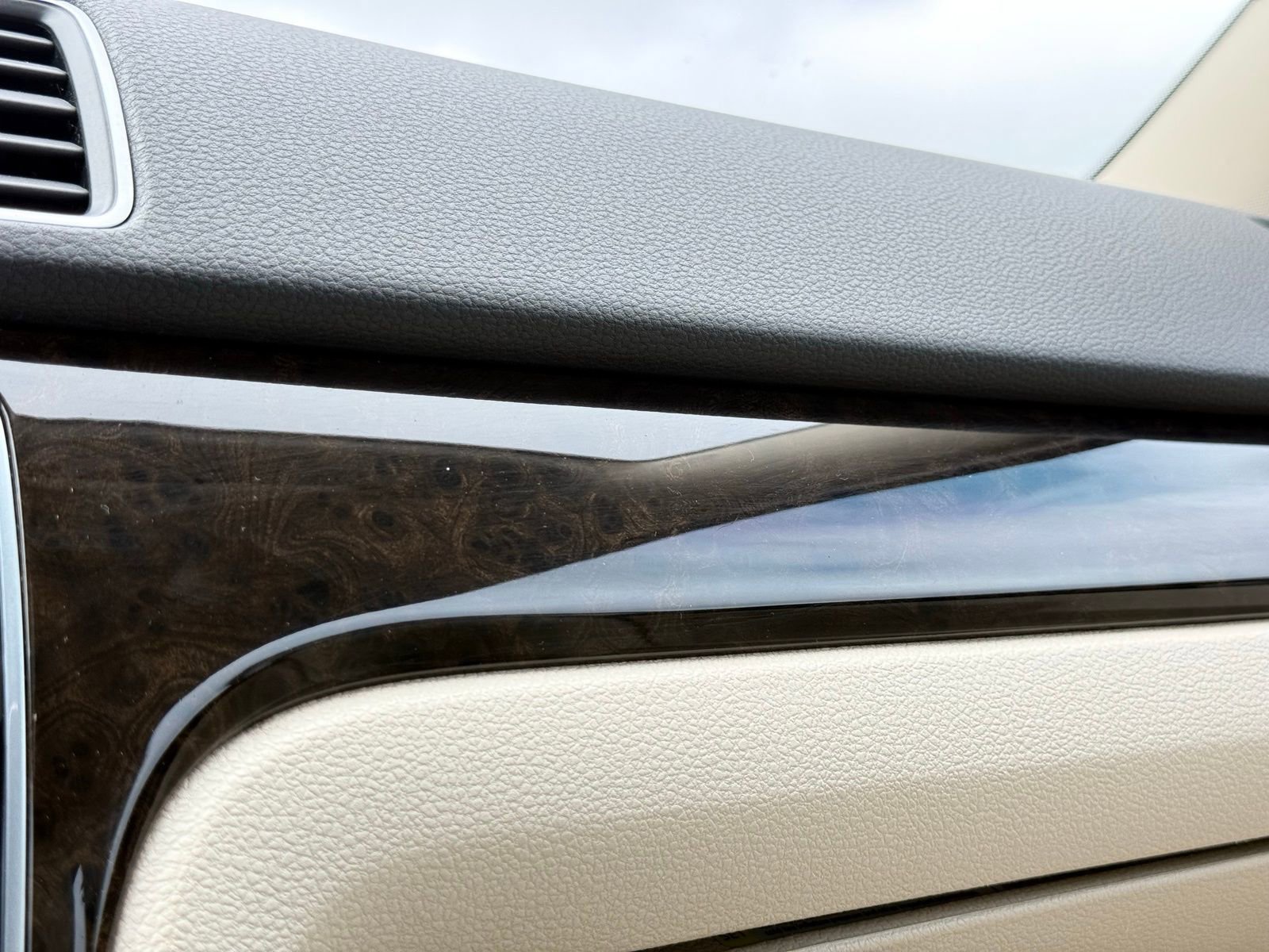 Used 2014 Volkswagen Passat 1.8T SEL Premium image 37