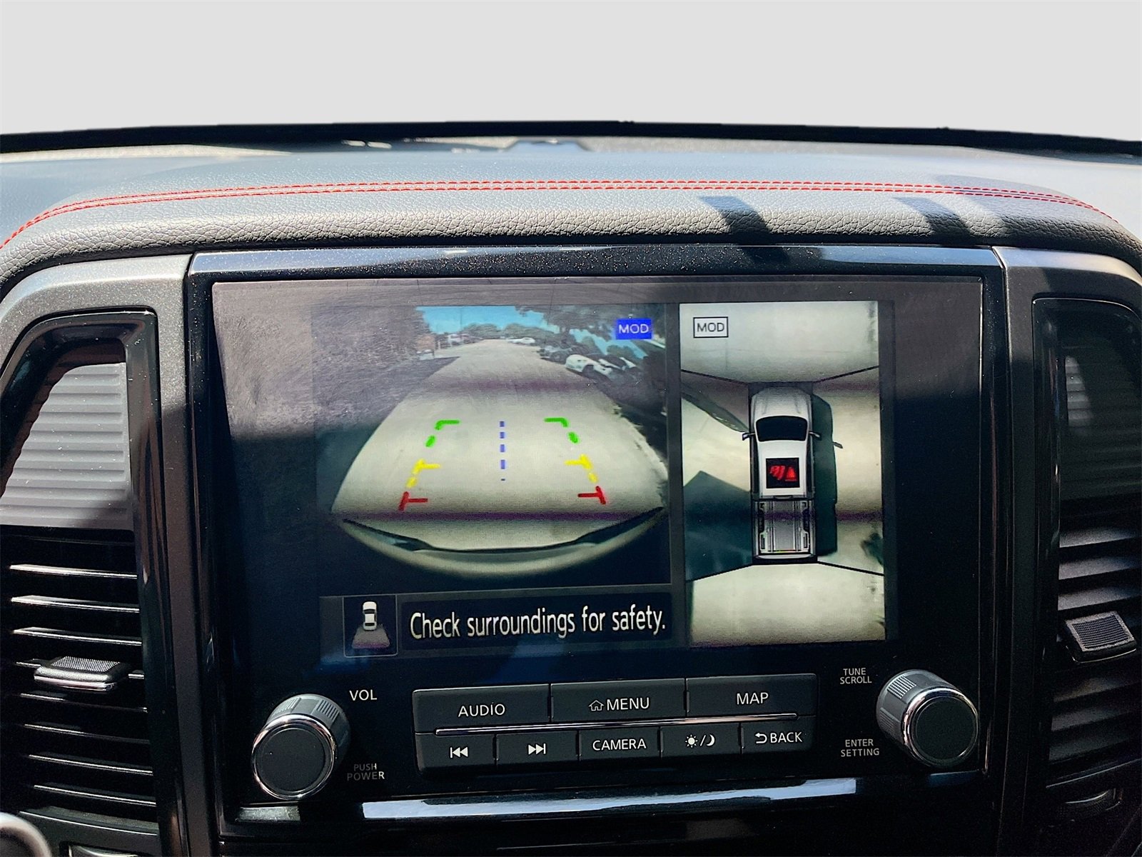 Used 2024 Nissan Titan PRO-4X w/ Pro-4x Convenience Package image 14