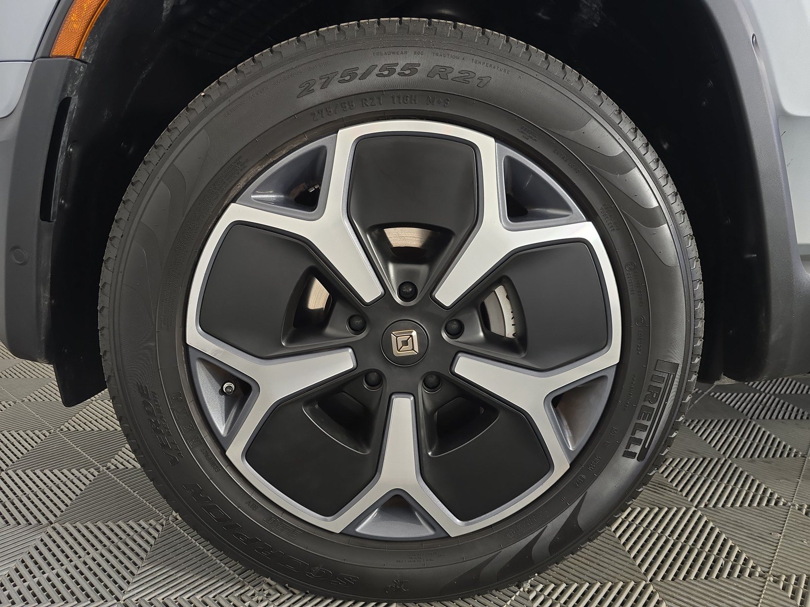 Used 2024 Rivian R1T Adventure AWD/4WD image 9