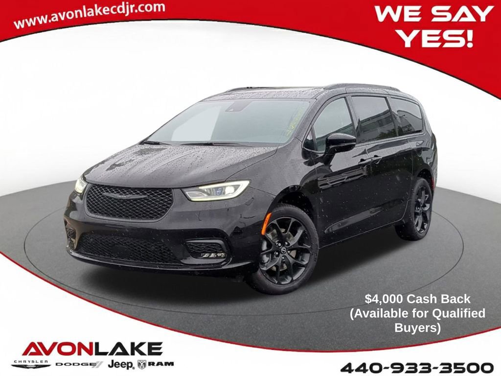 New 2026 Chrysler Pacifica Limited w/ S Appearance Package image 1