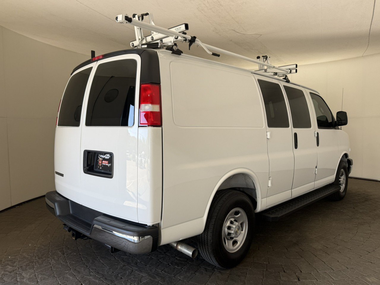 Used 2025 Chevrolet Express 2500 w/ Driver Convenience Package RWD image 9
