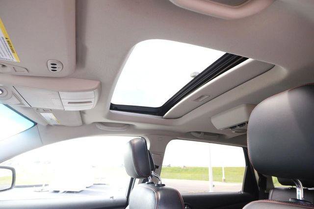 Used 2015 Dodge Journey R/T w/ Flexible Seating Group FWD image 9