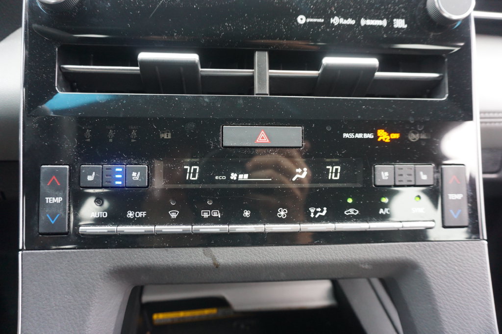 Used 2020 Toyota Avalon Limited w/ Advanced Safety Package FWD image 13