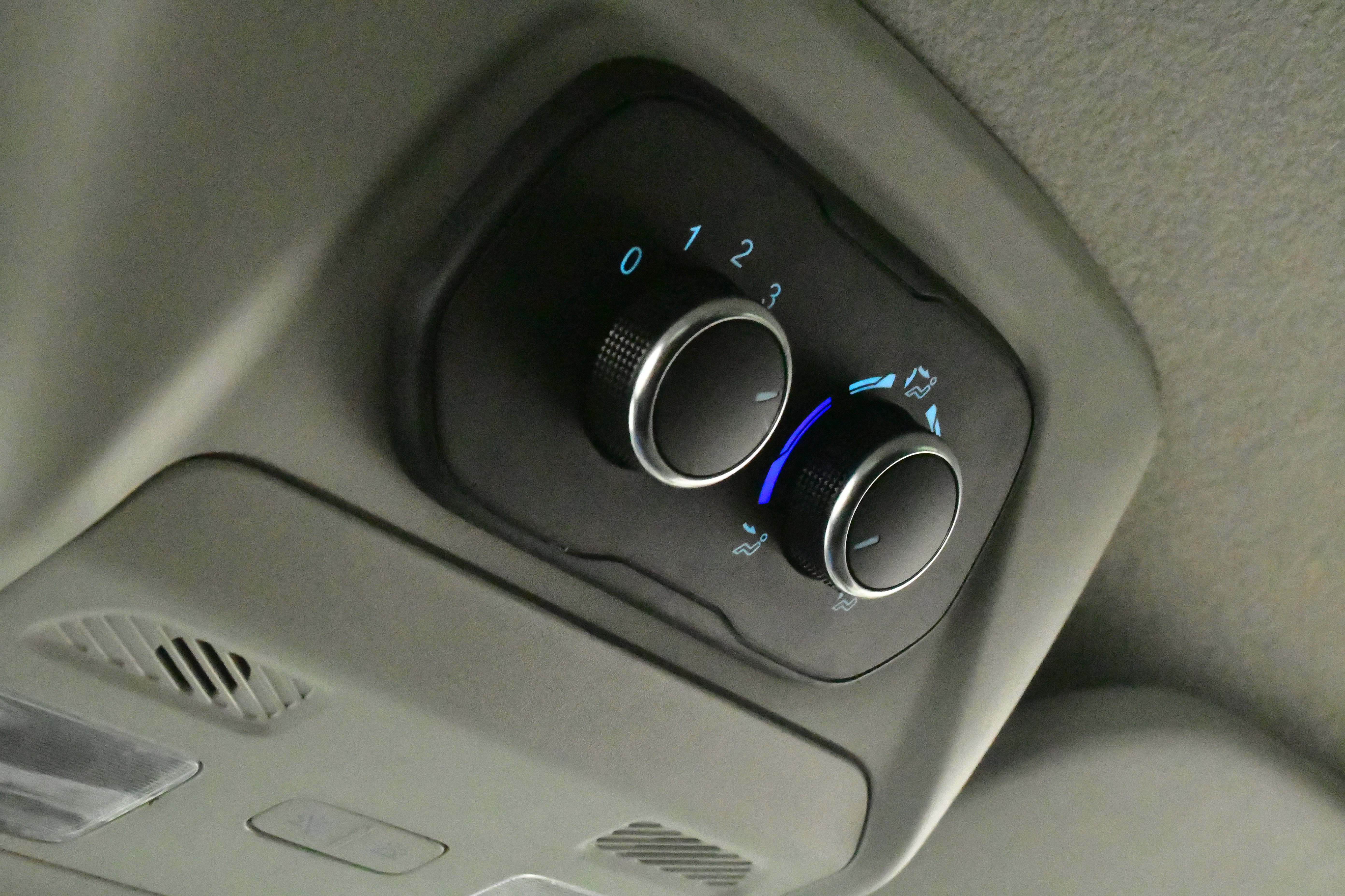 Used 2023 Ford Transit 350 XLT image 56