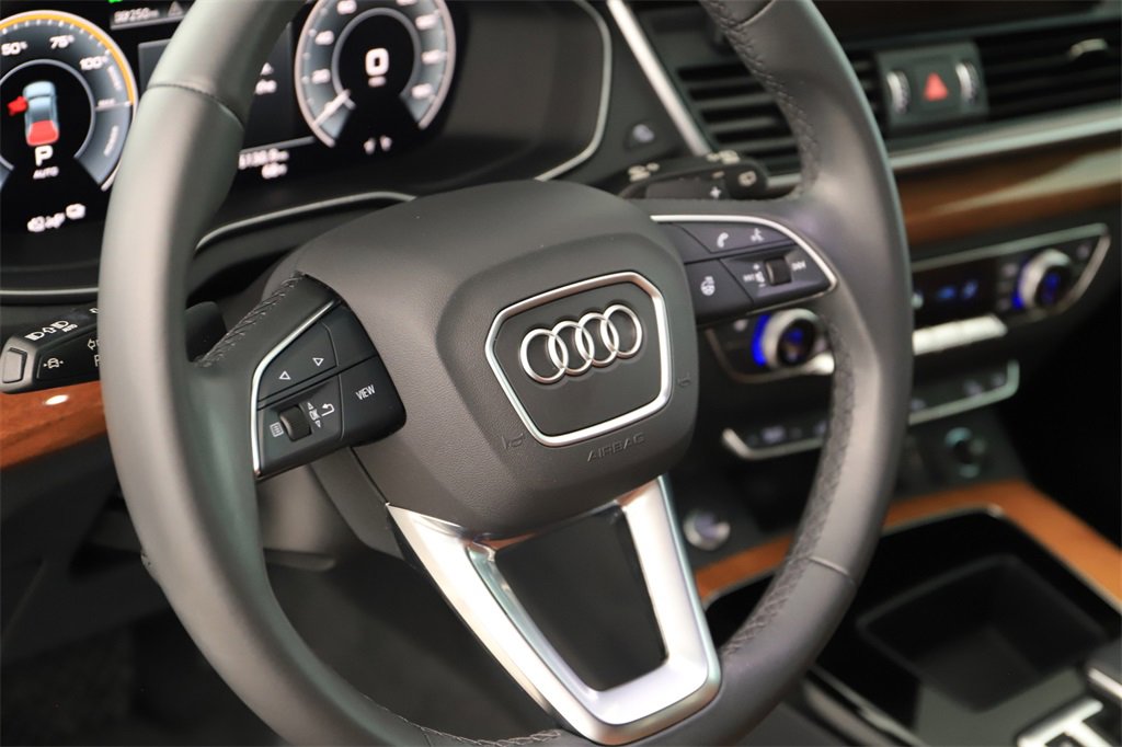 Used 2024 Audi Q5 e Premium w/ Convenience Package image 16