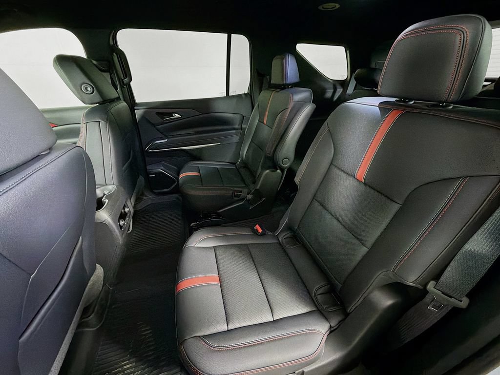 New 2026 Chevrolet Traverse RS w/ LPO, Floor Liner Package AWD/4WD image 18
