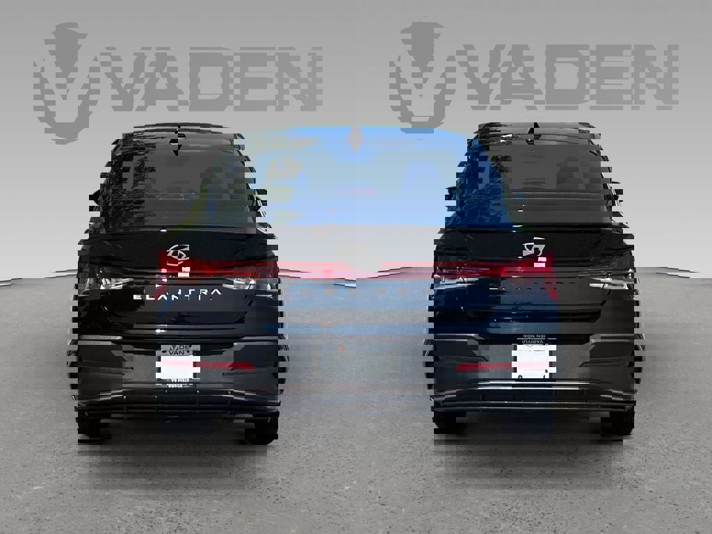 New 2025 Hyundai Elantra Sport image 18