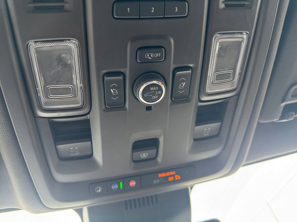 Used 2024 GMC Yukon XL Denali image 25