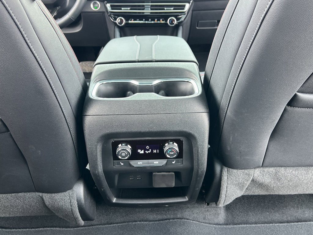 Used 2024 Chevrolet Traverse RS image 37