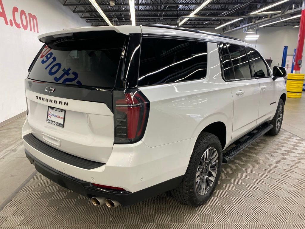 Used 2025 Chevrolet Suburban Z71 AWD/4WD image 12