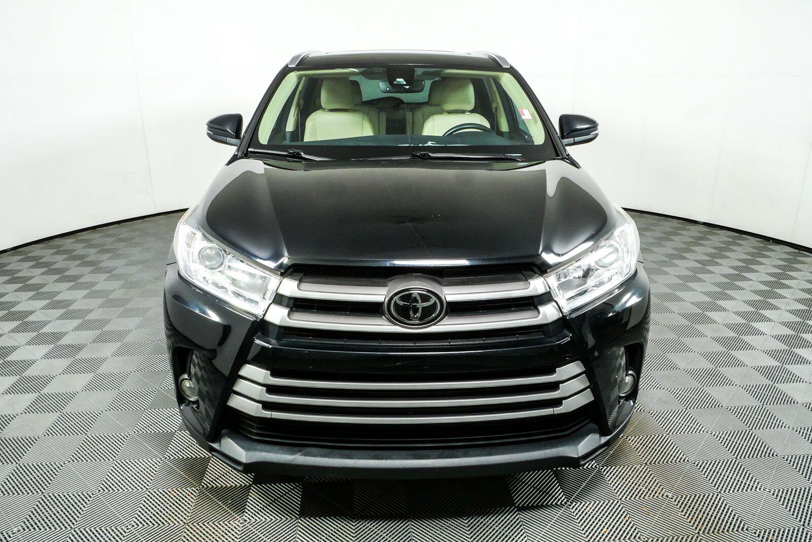 Used 2018 Toyota Highlander XLE FWD image 26