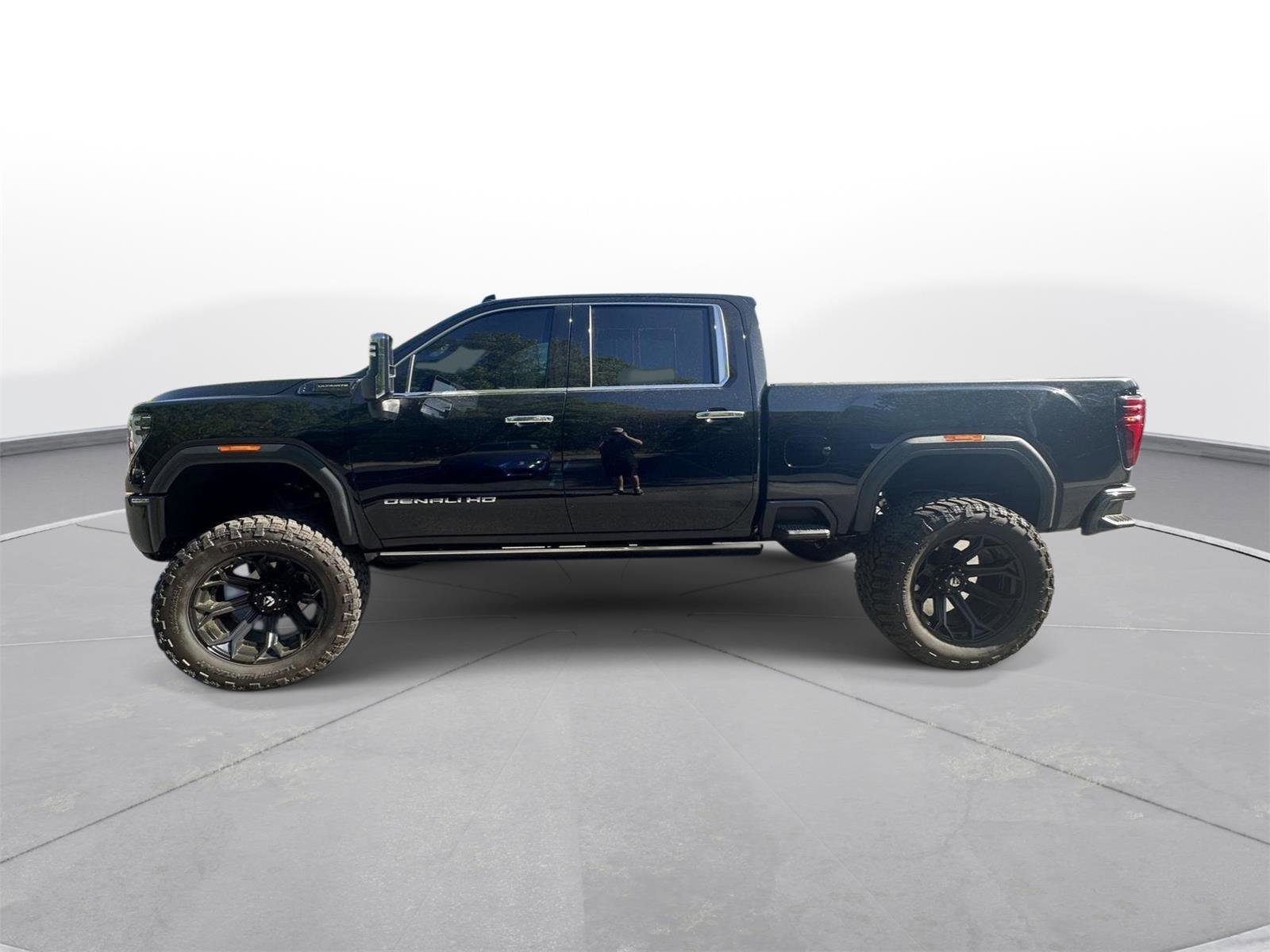 Used 2024 GMC Sierra 2500 Denali Ultimate image 9