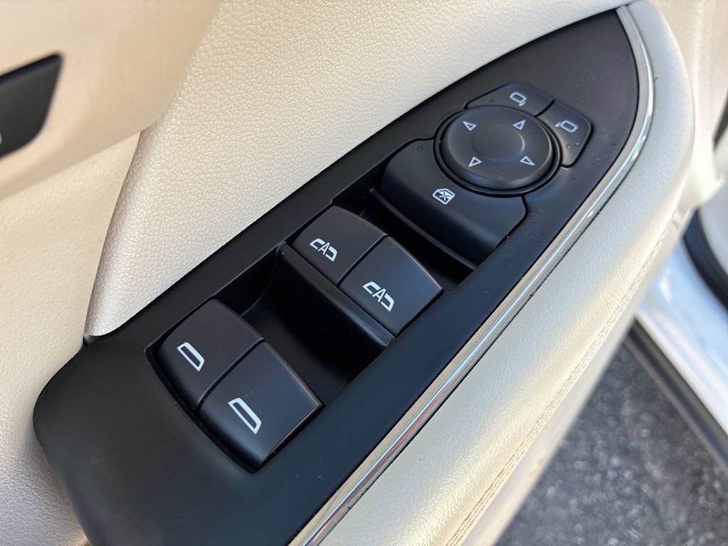 Used 2023 Buick Envision Essence AWD/4WD image 13