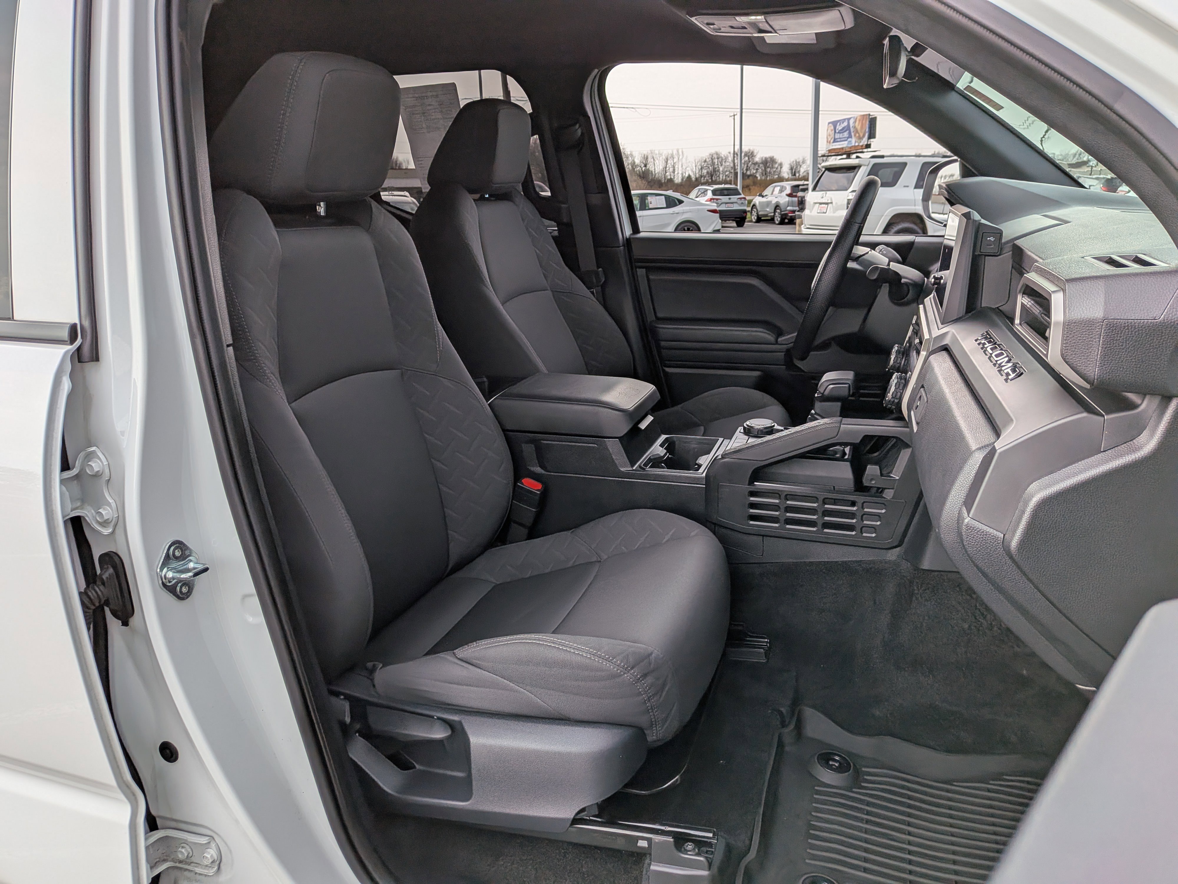 Used 2025 Toyota Tacoma SR image 21