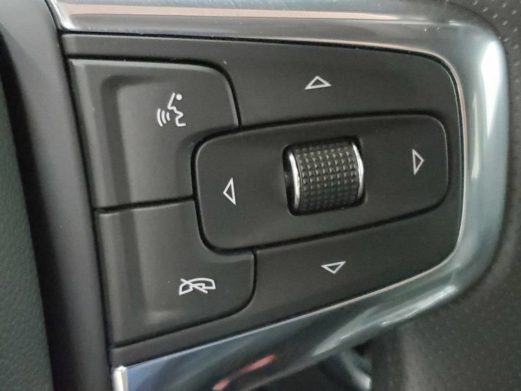 Used 2025 Chevrolet Blazer LT FWD image 32