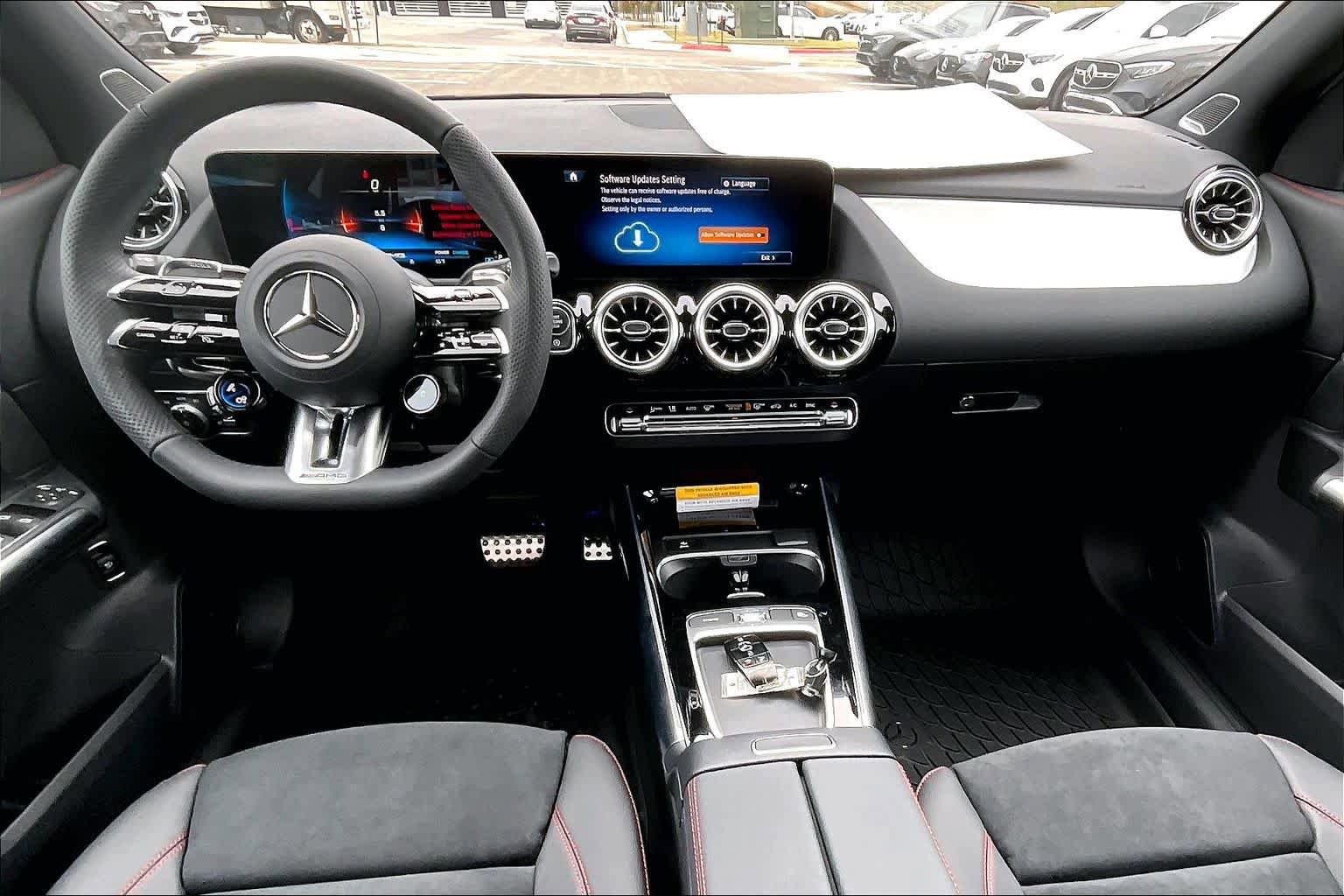 New 2026 Mercedes-Benz GLA 35 AMG 4MATIC image 5