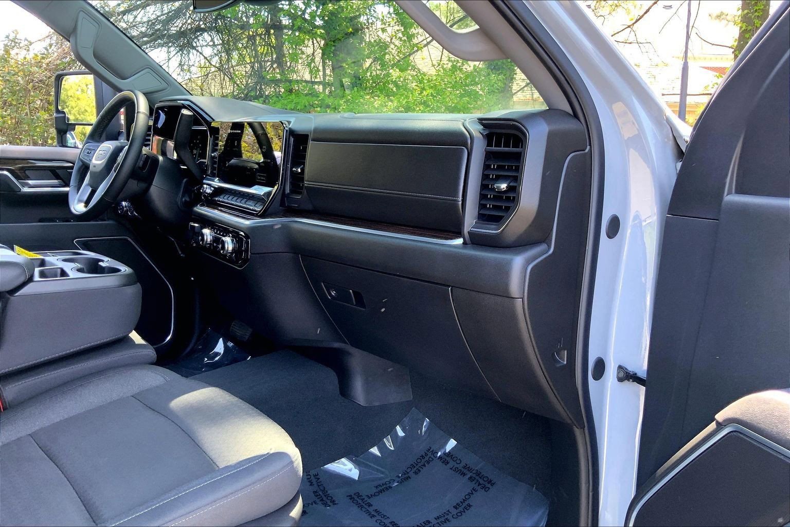 Used 2025 GMC Sierra 2500 SLE w/ SLE Value Package; AWD/4WD image 14
