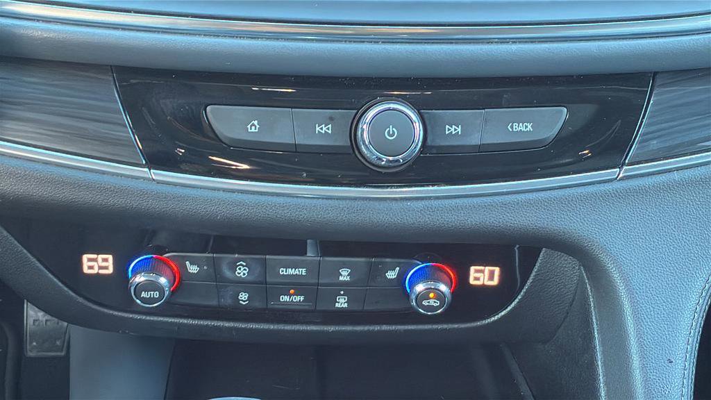 Used 2019 Buick Enclave Essence FWD image 20