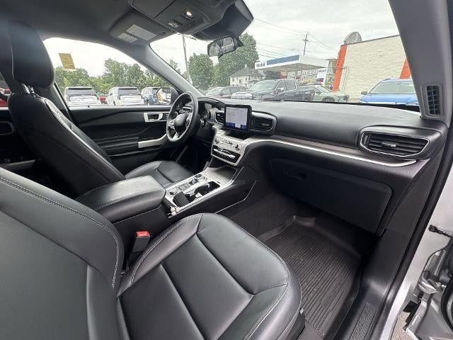 Used 2024 Ford Explorer XLT w/ Equipment Group 202A image 30