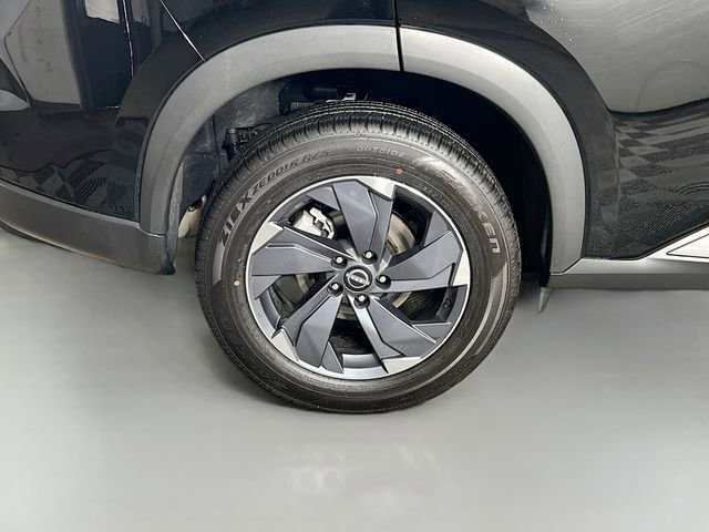 Used 2025 Nissan Rogue SV image 35