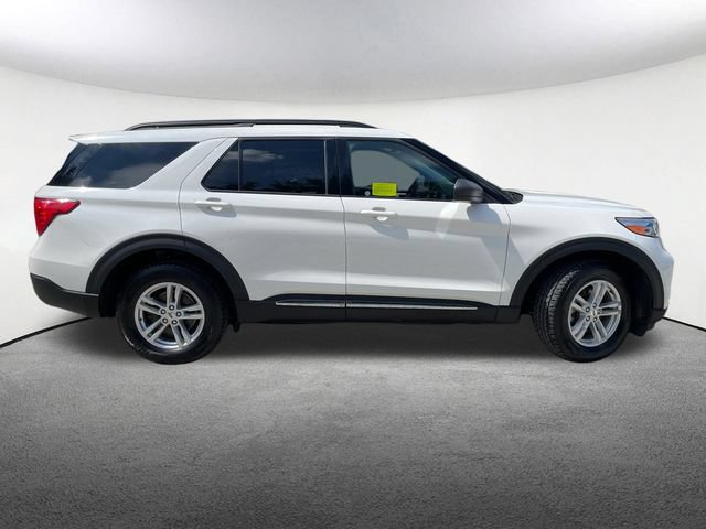 Used 2022 Ford Explorer XLT w/ Equipment Group 202A AWD/4WD image 18