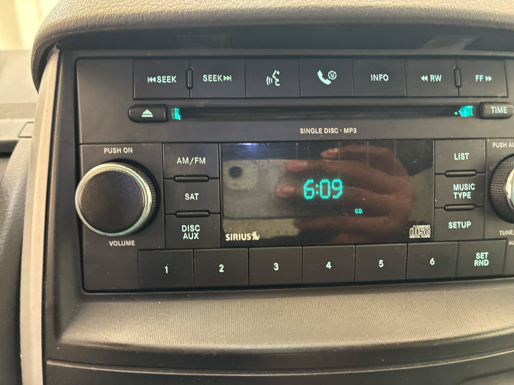 Used 2009 Dodge Grand Caravan SXT FWD image 16