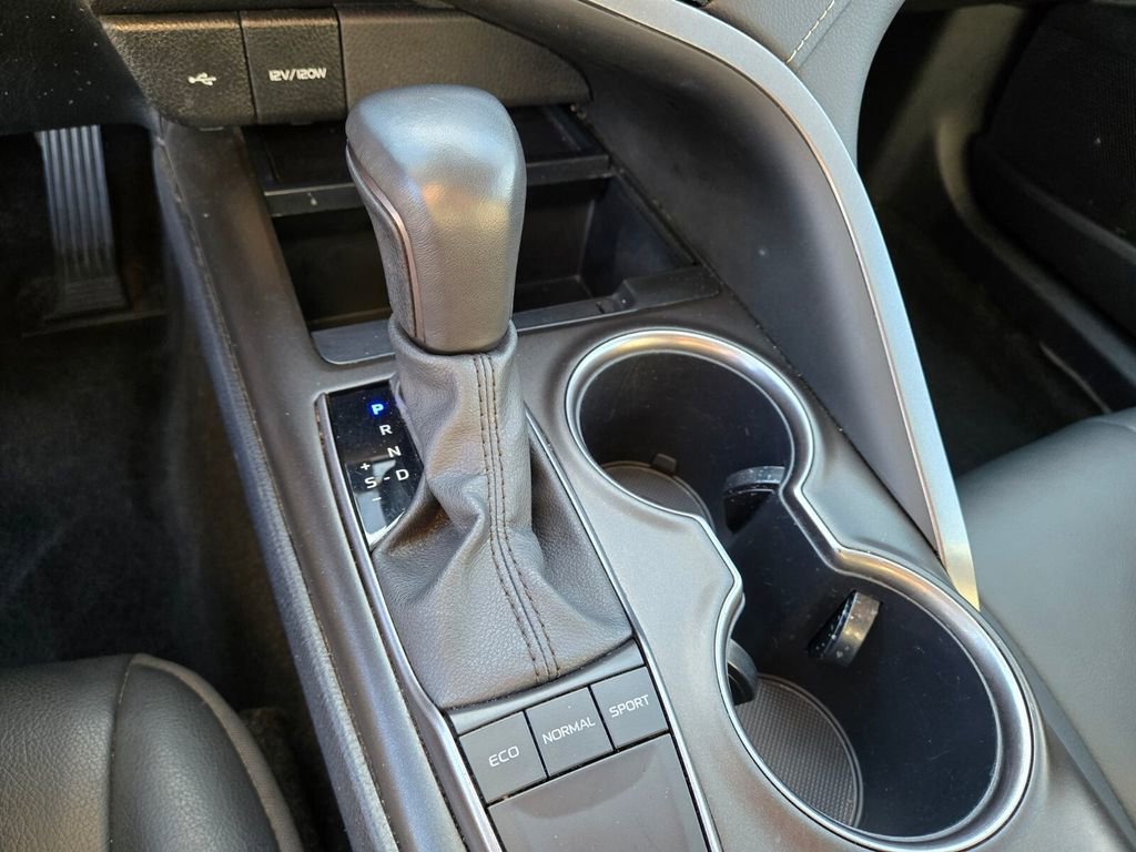 Used 2024 Toyota Camry SE image 28