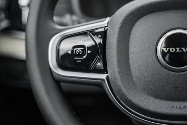 New 2026 Volvo XC90 B6 Plus w/ Protection Package Premier image 27