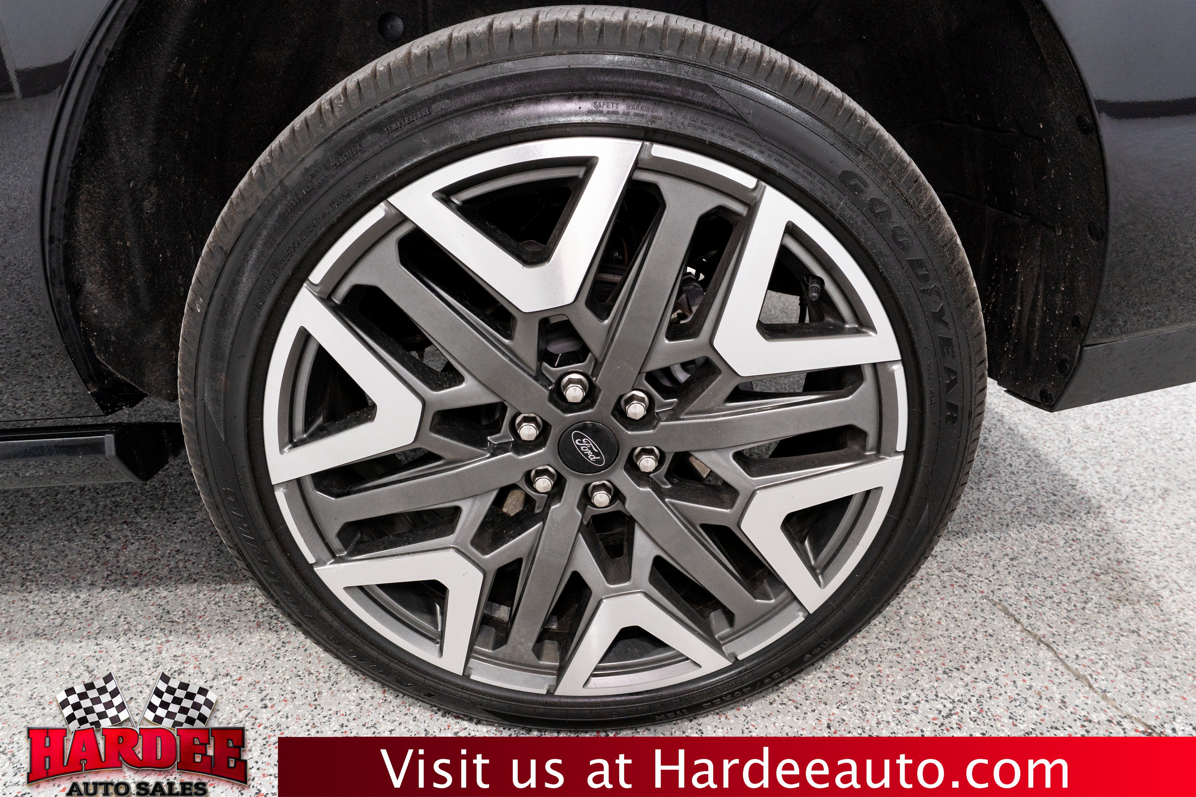 Used 2025 Ford Expedition Platinum w/ Platinum Ultimate Package AWD/4WD image 10