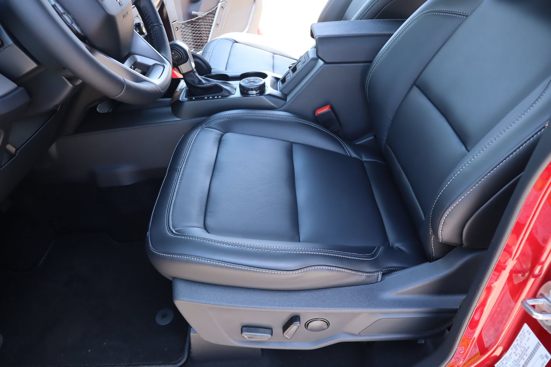 New 2026 Ford Bronco Outer Banks w/ Sasquatch Package AWD/4WD image 12