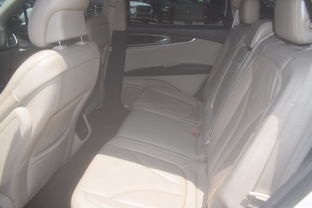 Used 2018 Lincoln MKX Reserve FWD image 10