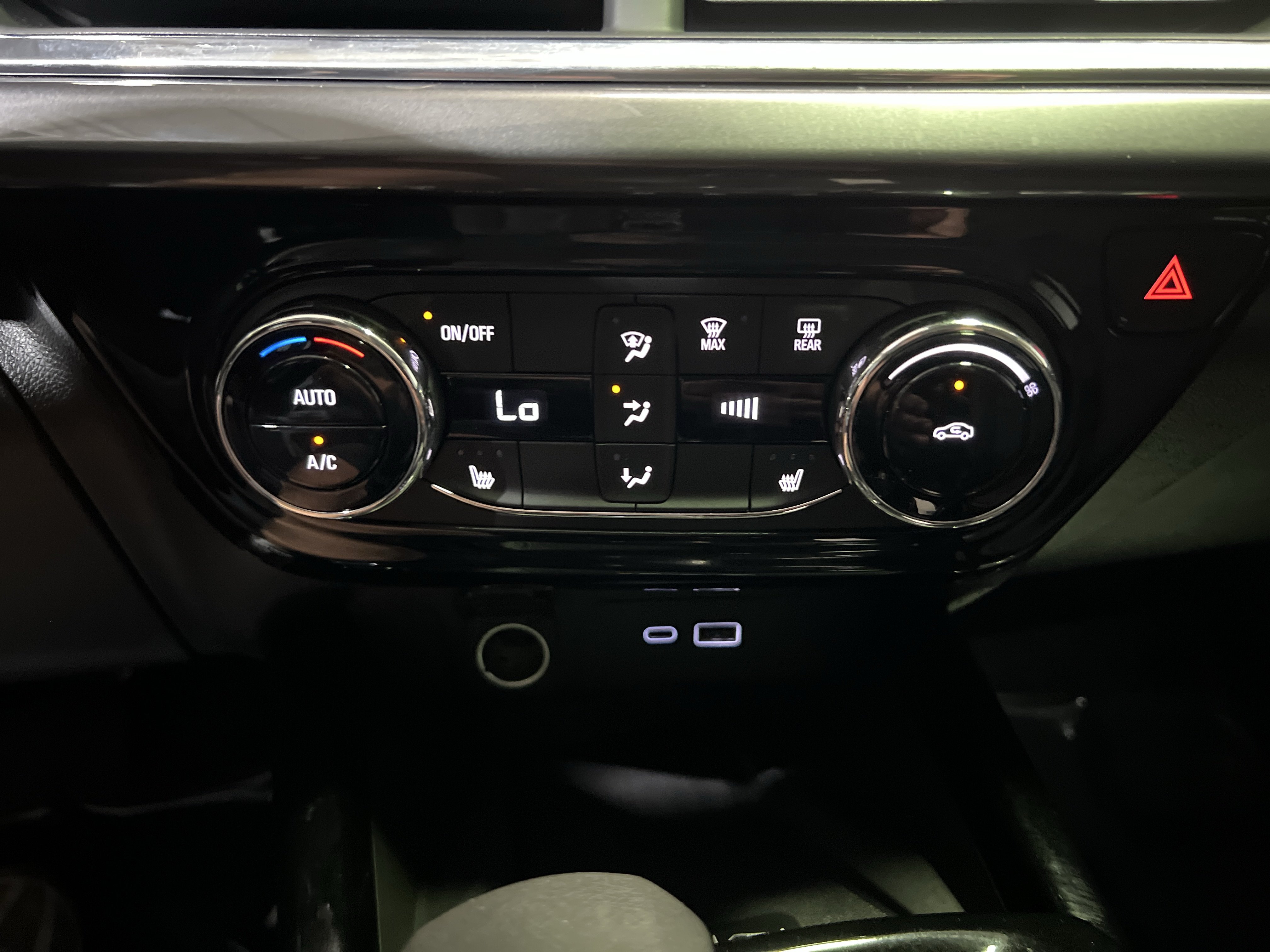 Certified 2026 Chevrolet Trax ACTIV w/ Sunroof Package FWD image 21
