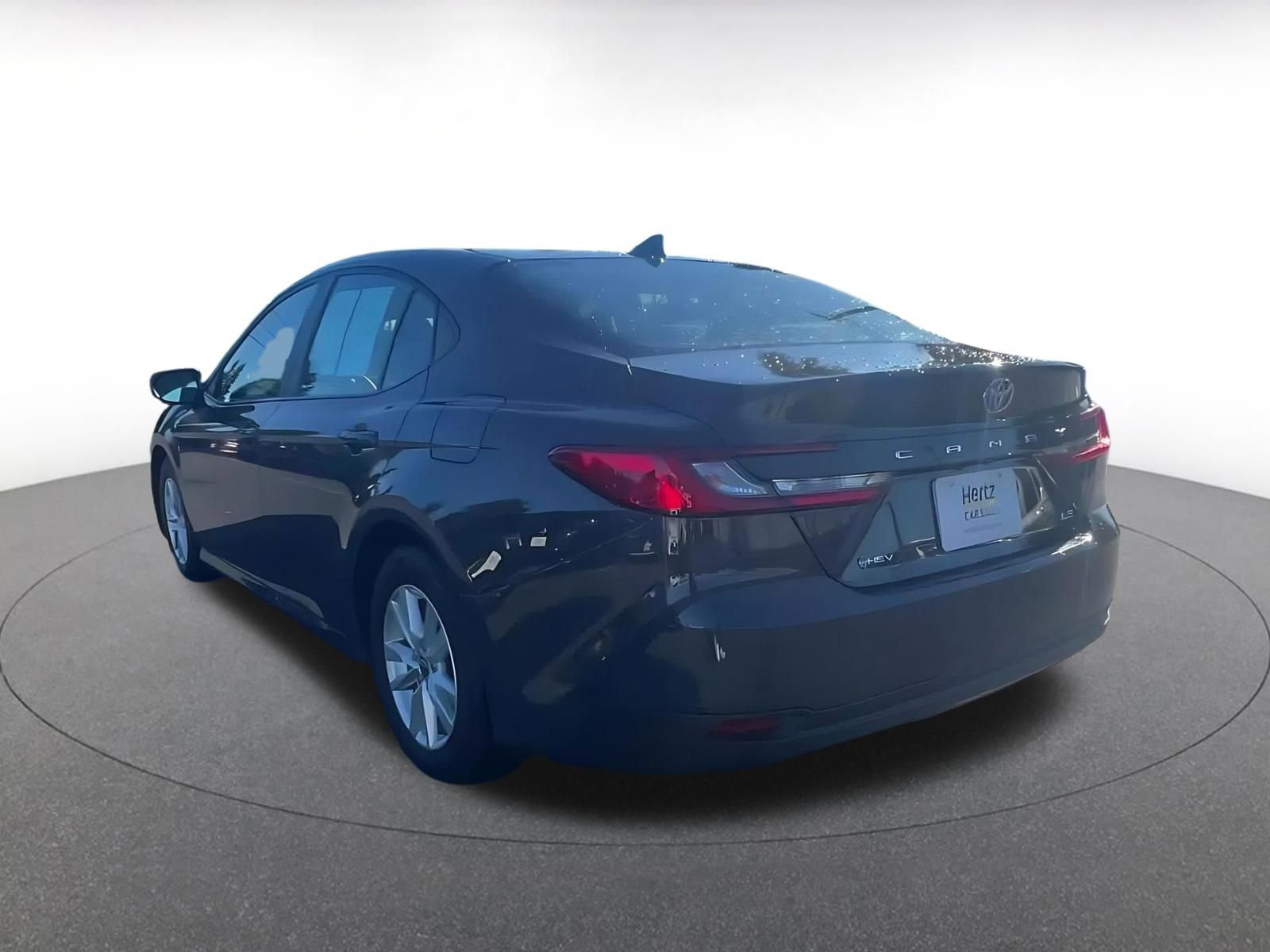 Used 2025 Toyota Camry LE image 11