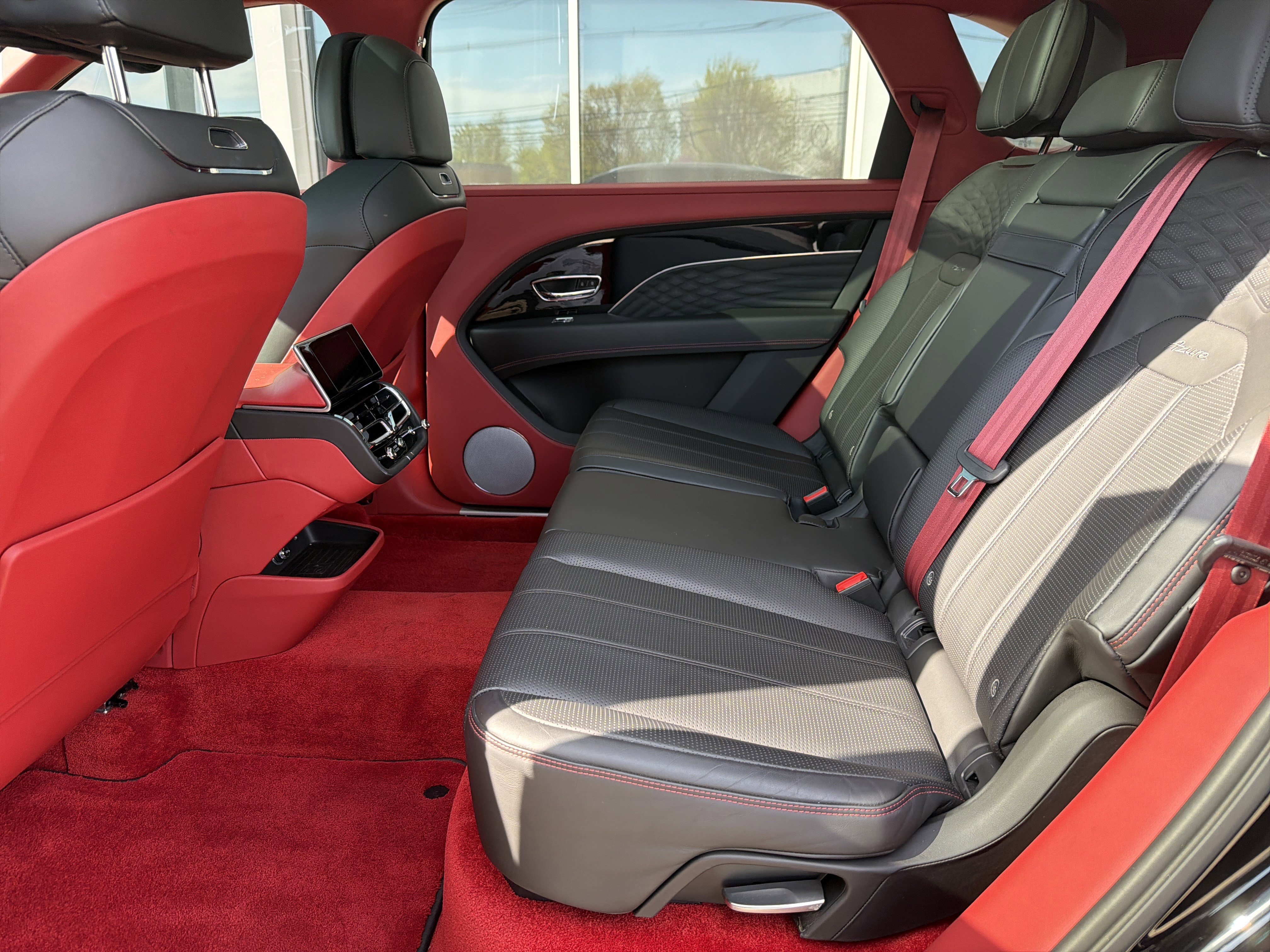 Used 2023 Bentley Bentayga Extended Wheelbase AWD/4WD image 26