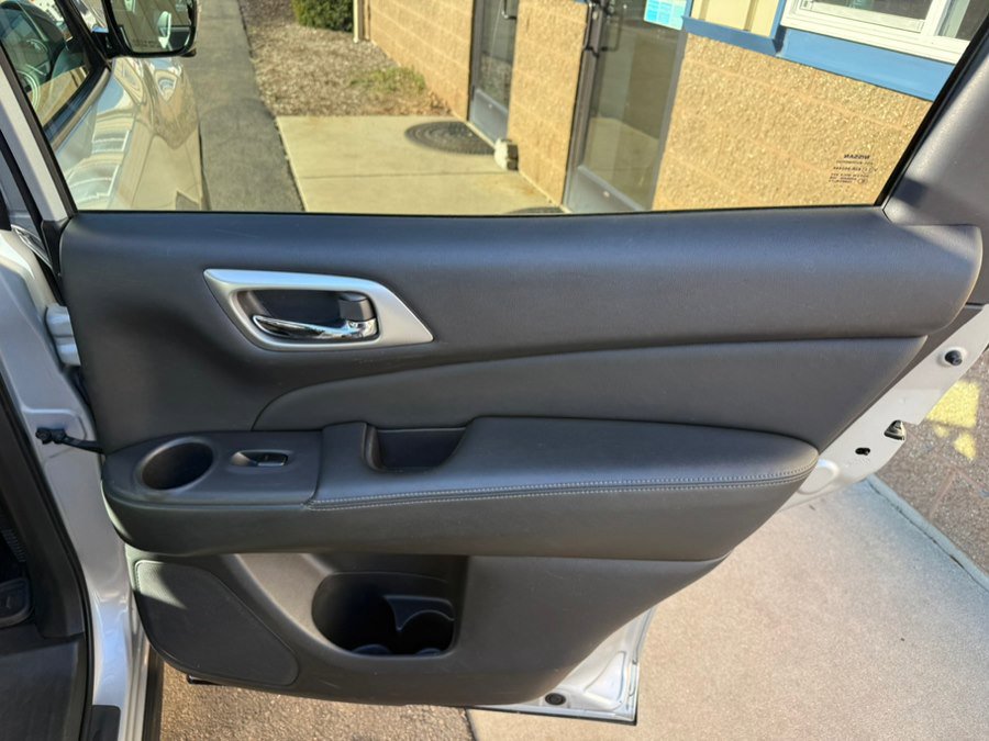 Used 2017 Nissan Pathfinder SL image 31
