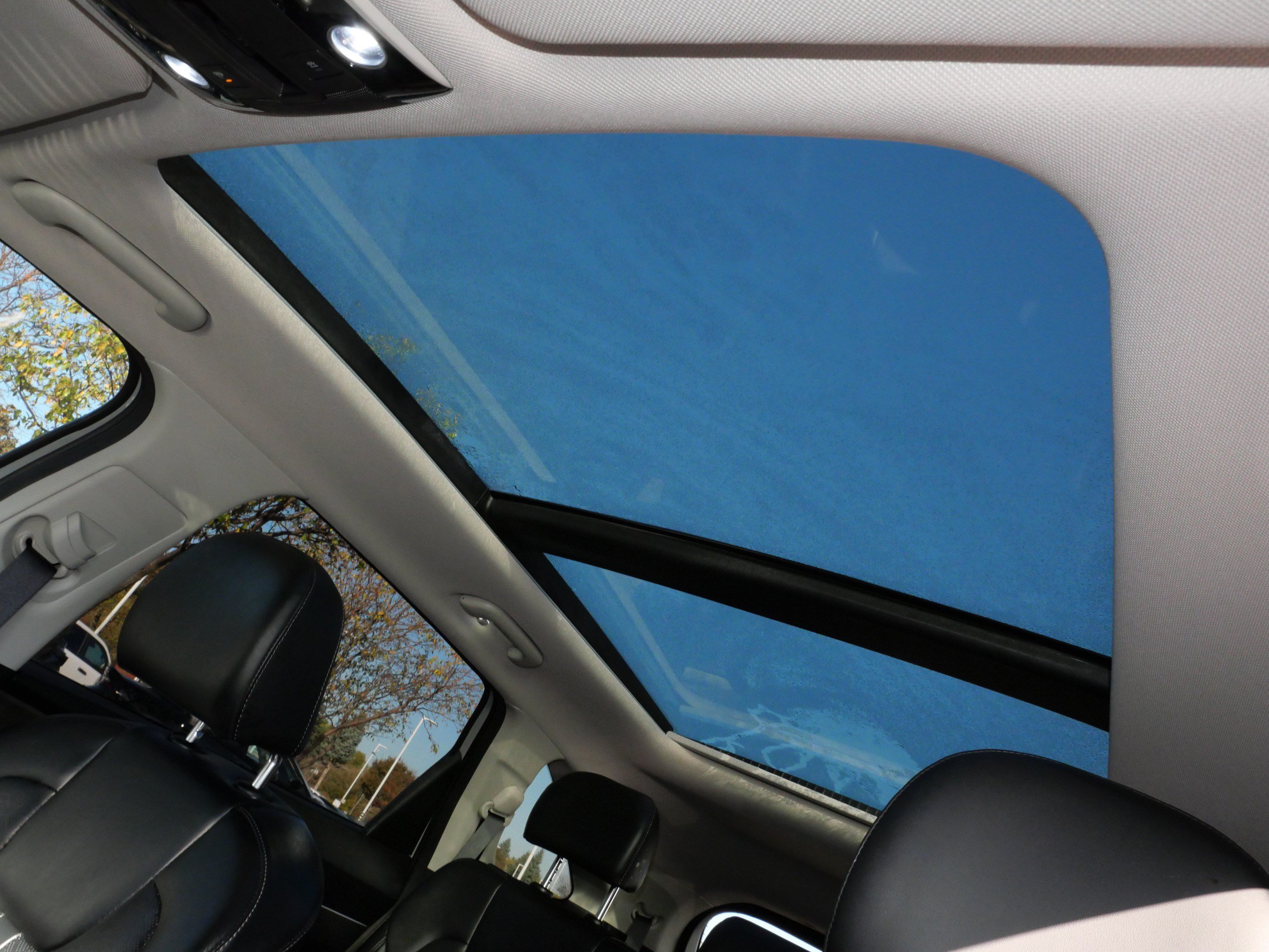 Used 2023 Kia Sorento S w/ Panoramic Sunroof Package AWD/4WD image 32