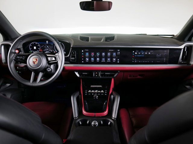Used 2024 Porsche Cayenne AWD/4WD image 4