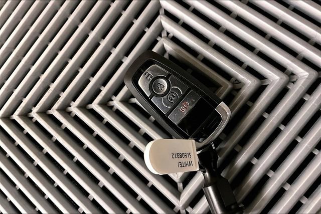 Used 2025 Ford Ranger Lariat w/ FX4 Off-Road Package image 12