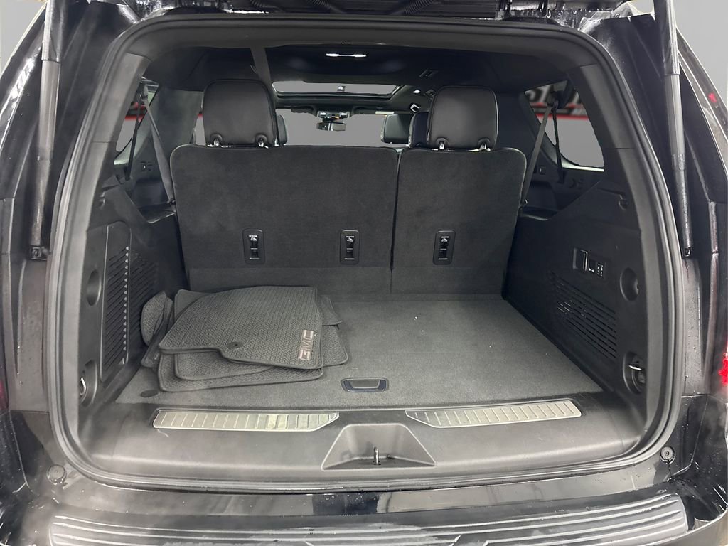 Used 2024 GMC Yukon XL Denali image 11