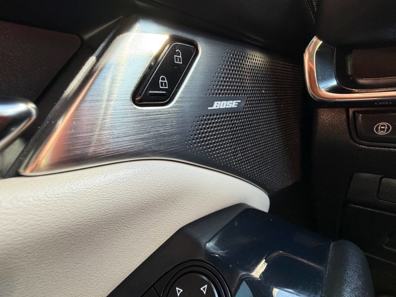 Used 2019 MAZDA MAZDA3 Hatchback w/ Preferred Package image 34