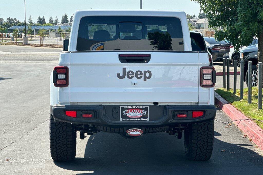 New 2026 Jeep Gladiator Rubicon w/ Safety Group AWD/4WD image 5