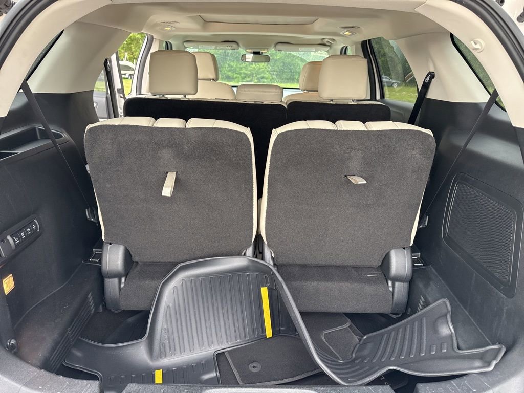 Used 2017 Ford Explorer Platinum image 14