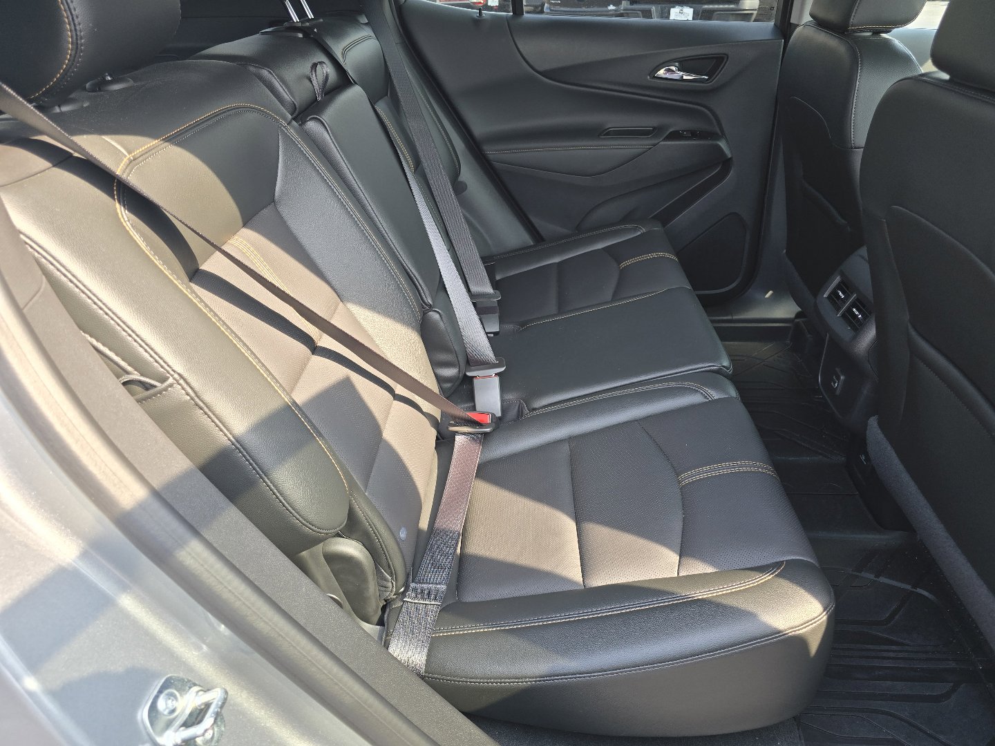 Used 2024 Chevrolet Equinox Premier image 23