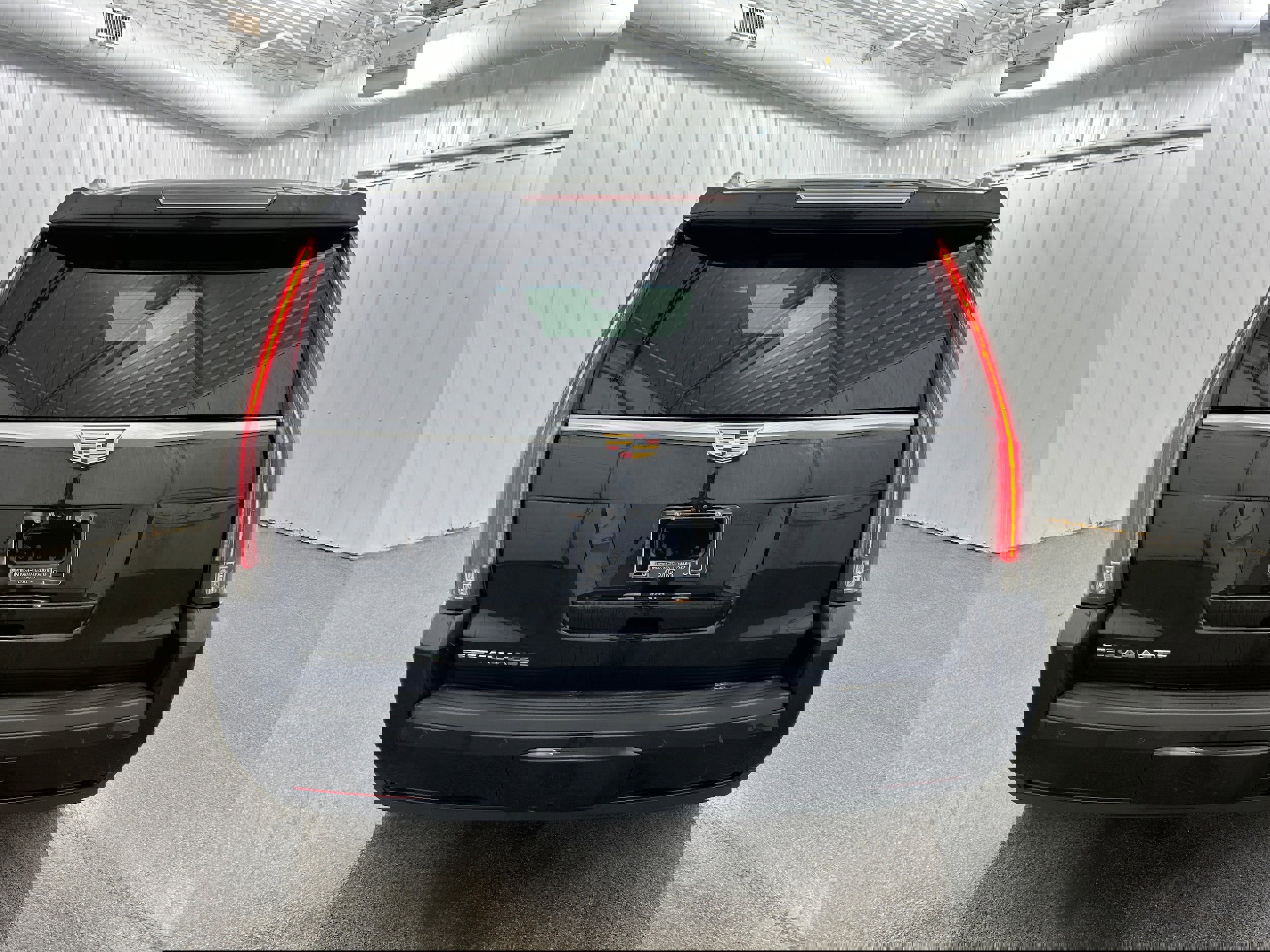 Used 2019 Cadillac Escalade Luxury AWD/4WD image 33