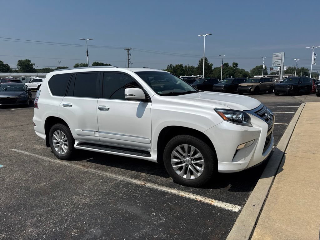 Used 2018 Lexus GX 460 Premium w/ Premium Package AWD/4WD image 3